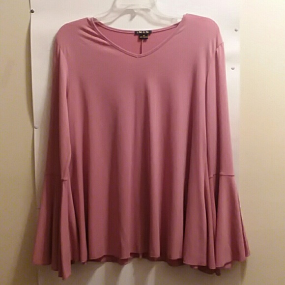 IMAN Tops - IMAN TOP, SIZE MEDIUM